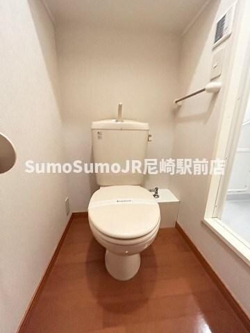 物件内観写真11　(落ち着いた色調のトイレです)