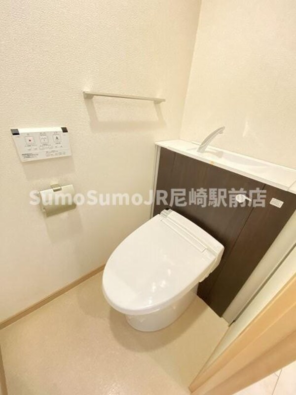 トイレ(コンパクトで使いやすいトイレです)