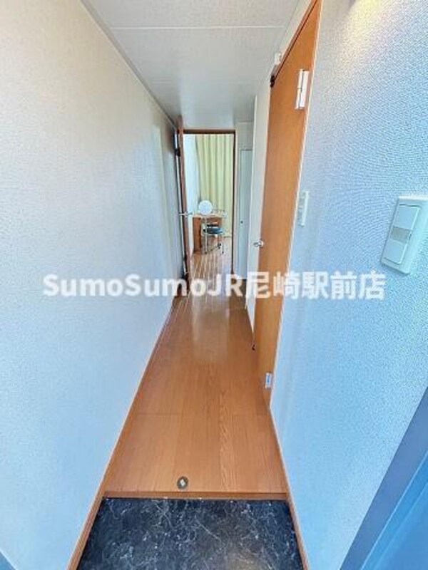 玄関(明るい玄関です)