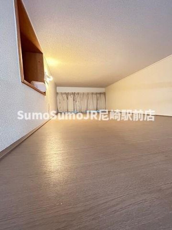 寝室(ゆとりの広さです)