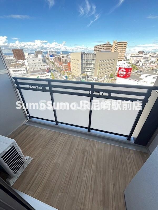 バルコニー(お洗濯にも便利なバルコニー付き)