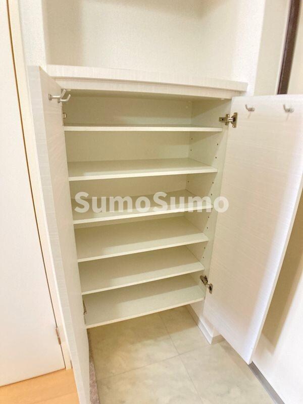 収納(小物を収納するのに便利です)