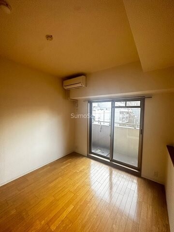 物件内観写真6　(おしゃれな居間です)