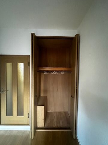 物件内観写真13　(大きなスペースがあり、収納には困りません)