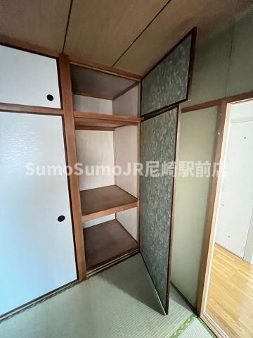 物件内観写真14　(ちょっとした収納スペースも充実しています)