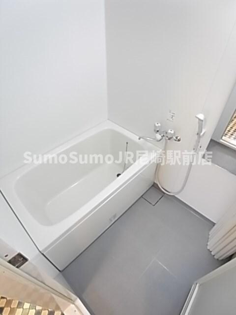 物件内観写真9　(落ち着いた空間のお風呂です)