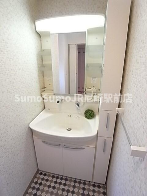 物件内観写真12　(独立洗面化粧台付き)