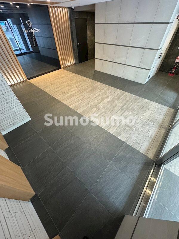 物件外観写真3　(ゆとりのあるロビーです)