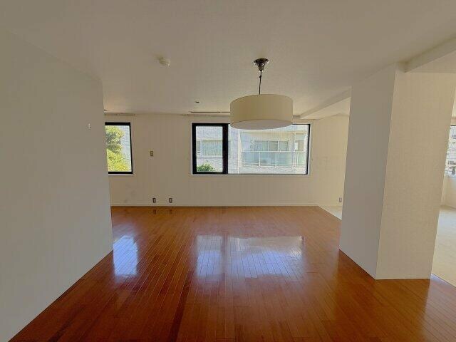 物件内観写真2　( )