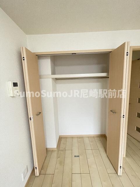 物件内観写真17　(小物を収納するのに便利です)