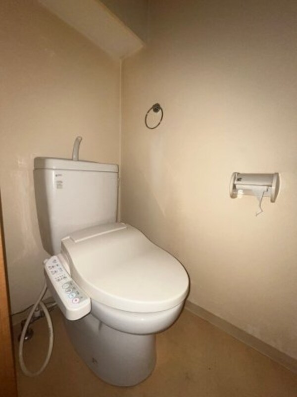 トイレ(コンパクトで使いやすいトイレです)