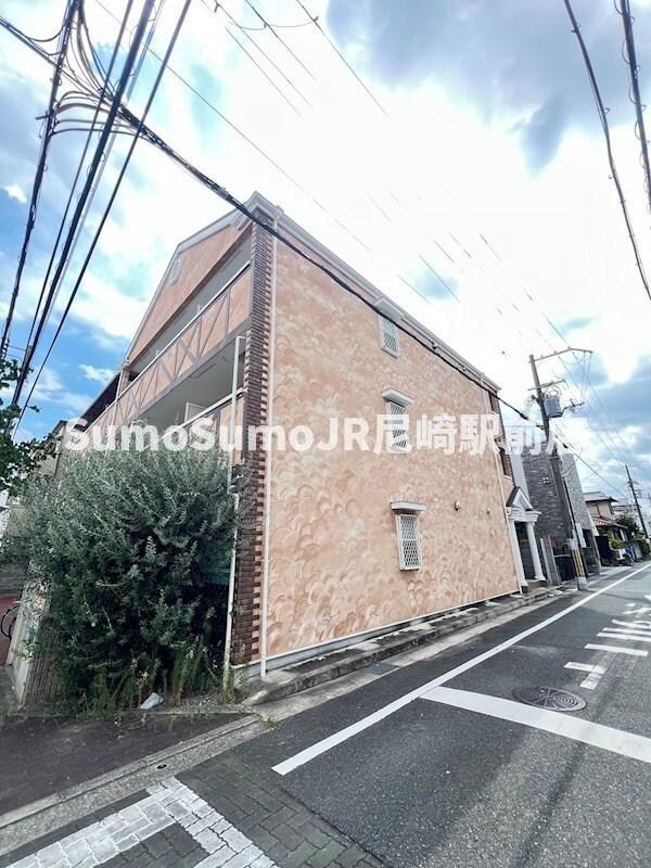 物件外観写真2　(外はこのようになっています)