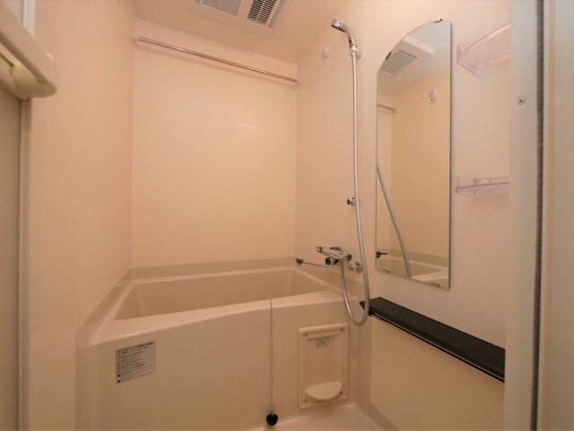 物件内観写真9　(落ち着いた空間のお風呂です)