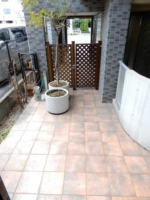 物件外観写真2　(エントランス )