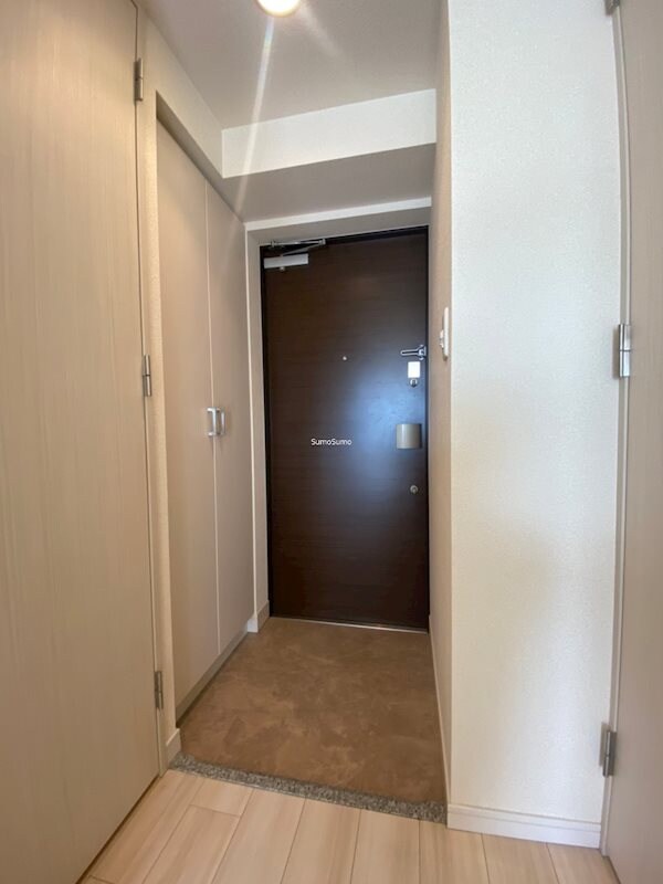 物件内観写真4　(きれいな玄関です)