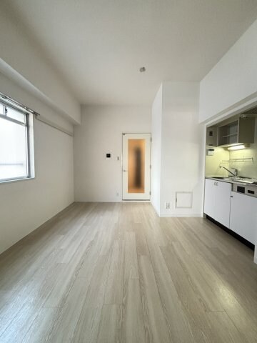 物件内観写真5　(使いやすいリビングです)