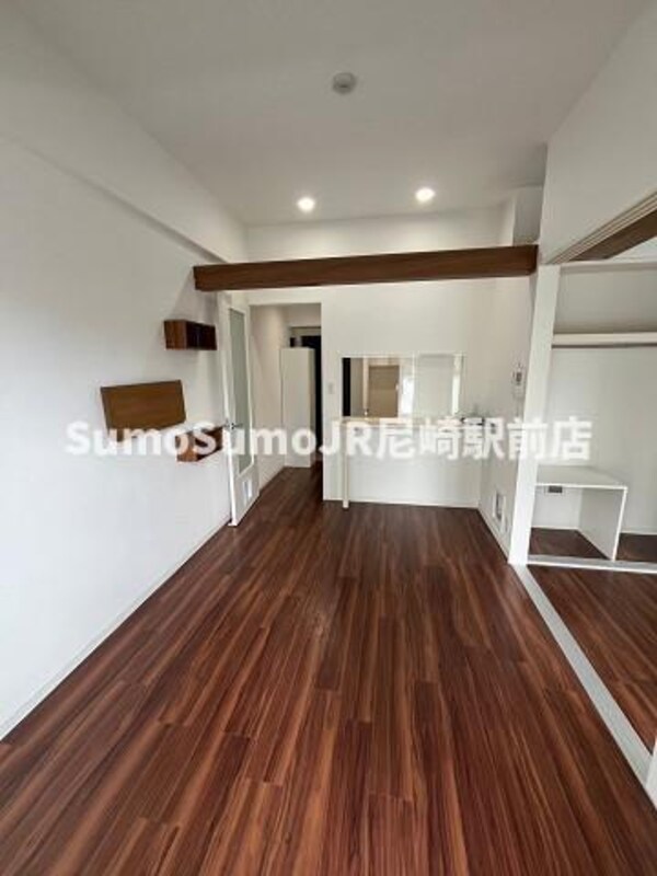 居室(使いやすいリビングです)