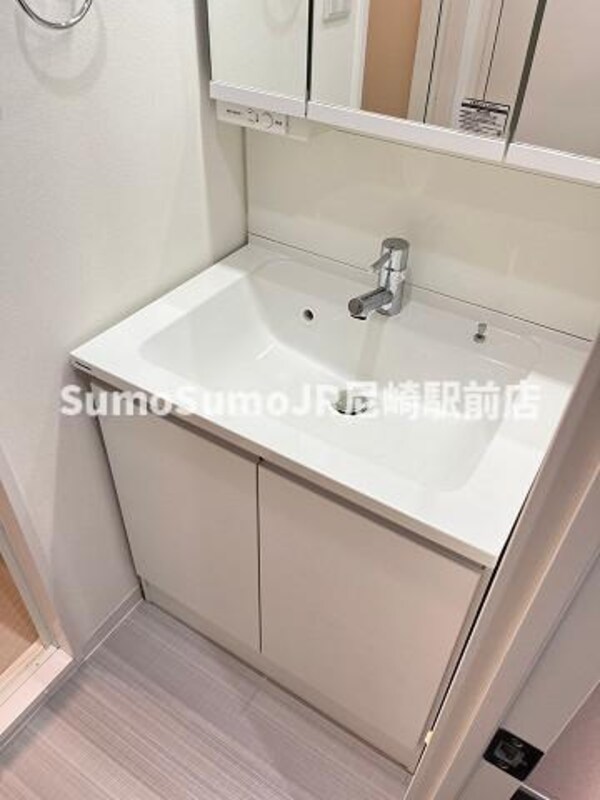 洗面・脱衣所(忙しい朝には欠かせない洗面所です)