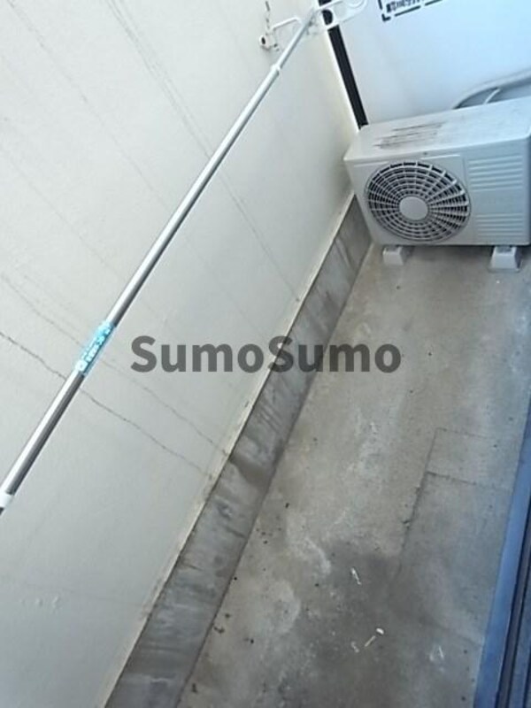 バルコニー(外からの目が気にならないバルコニーで洗濯物が干せます)