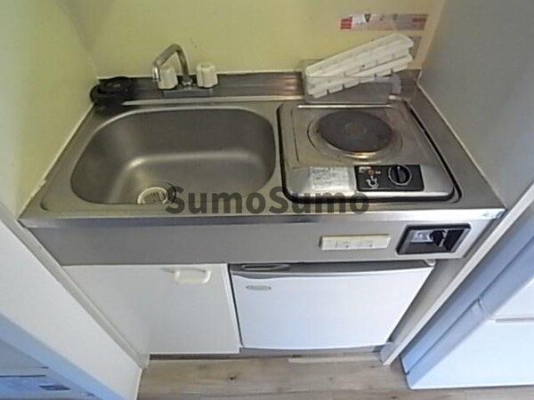 キッチン(コンパクトなキッチンで掃除もラクラク)