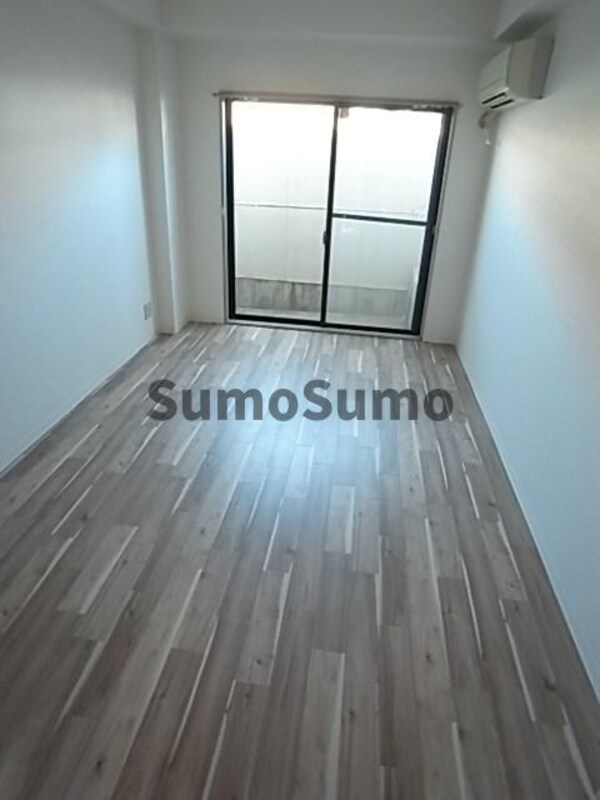 居室(おしゃれな居間です)