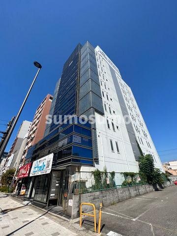 物件外観写真1　(外観は落ち着いています)