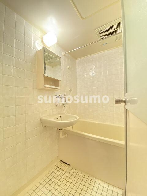 物件内観写真7　(お風呂で日々の疲れを落としましょう)