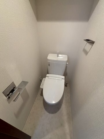 物件内観写真11　(コンパクトで使いやすいトイレです)