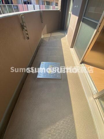 物件内観写真10　(暖かな日差しのふりそそぐバルコニー)