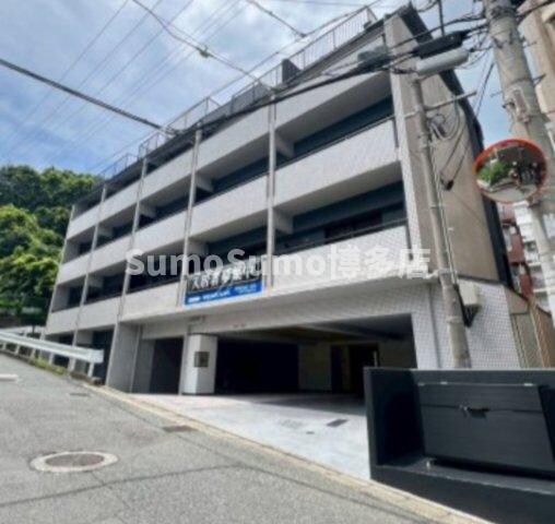 物件外観写真1　(建物外観を気になさる方へ、見た目の良い物件です)