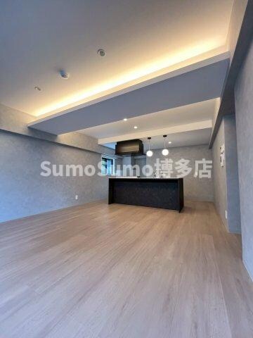 物件内観写真5　(おしゃれなリビングです)