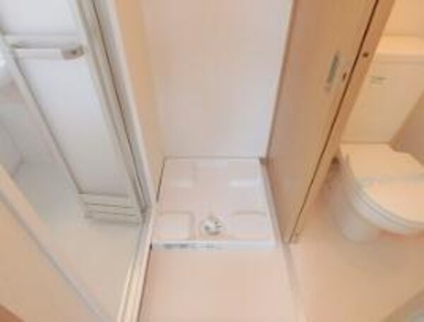 シャワールーム( )