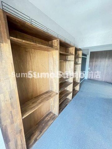 物件内観写真6　(収納スペース豊富です)