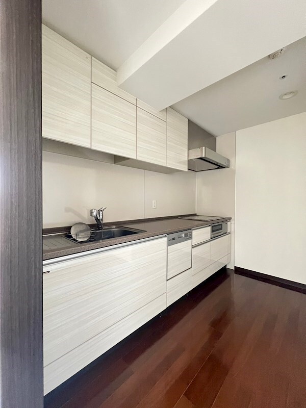 物件内観写真6　(コンパクトなキッチンで掃除もラクラク)