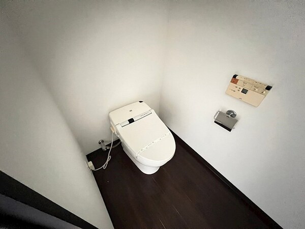 トイレ(シンプルで使いやすいトイレです)