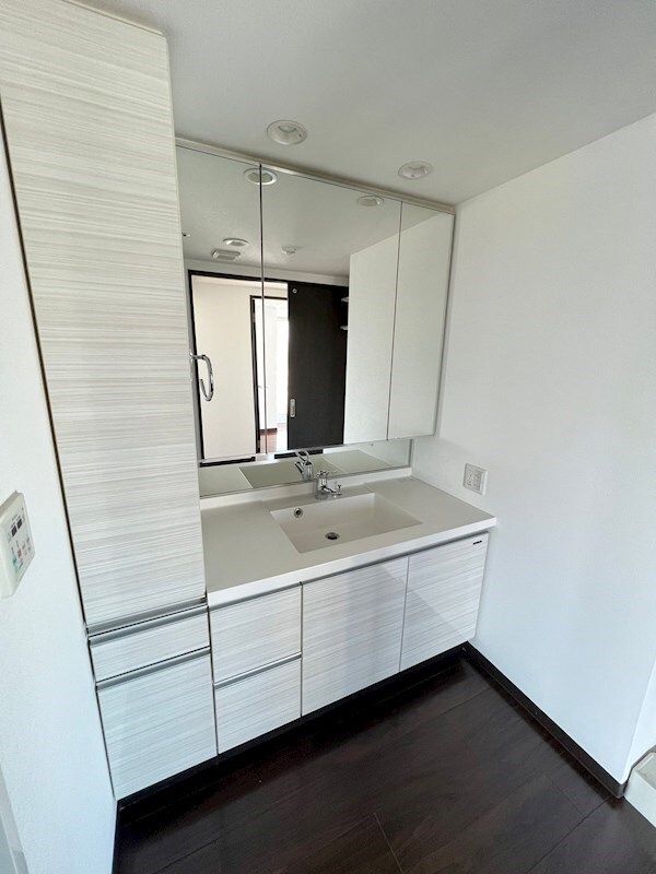 物件内観写真11　(使いやすい洗面所です)