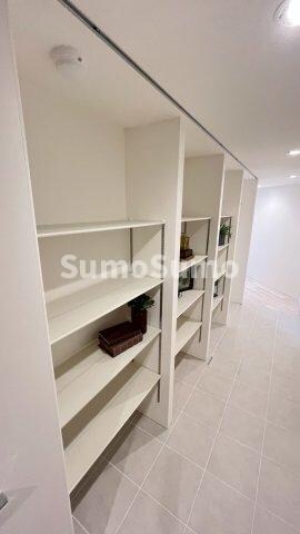 物件内観写真23　(大きなスペースがあり、収納には困りません)