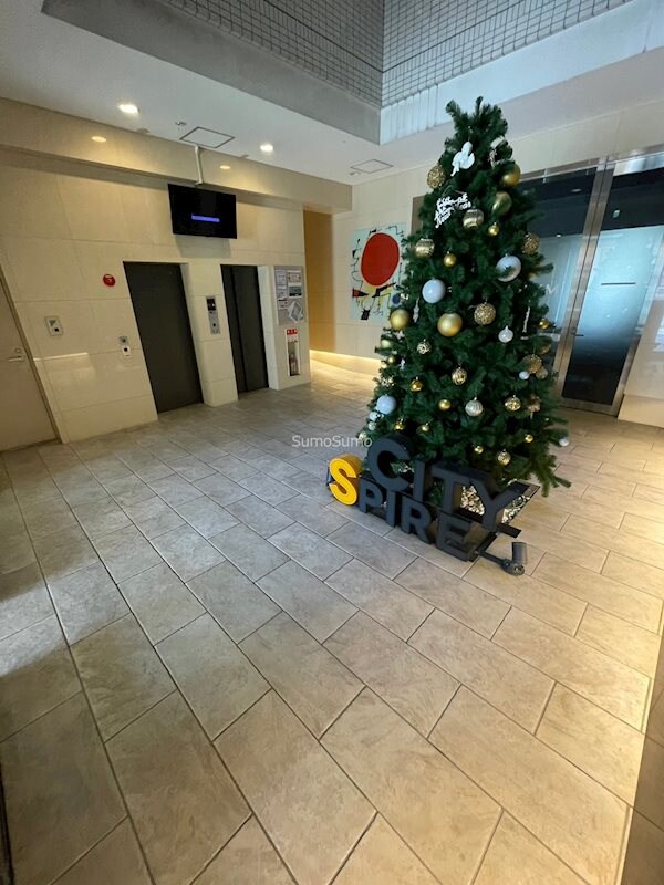 物件外観写真3　(建物の内部です)