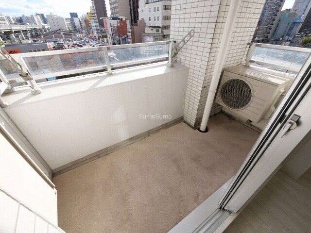 物件内観写真9　(お洗濯にも便利なバルコニー付き)