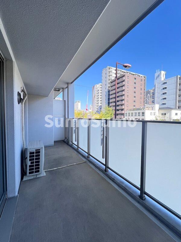 物件内観写真9　(広々としたバルコニーです)