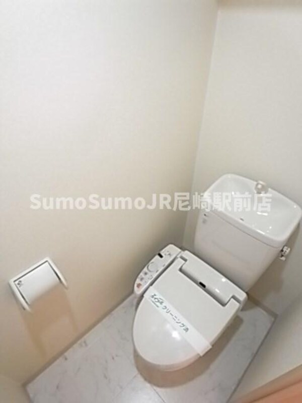 トイレ(コンパクトで使いやすいトイレです)