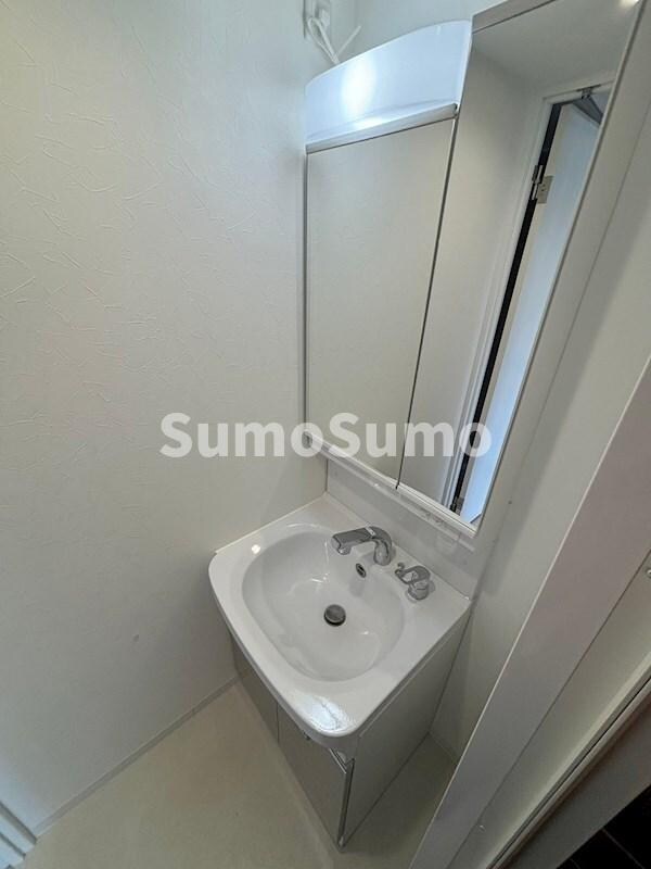 洗面・脱衣所(忙しい朝には欠かせない洗面所です)