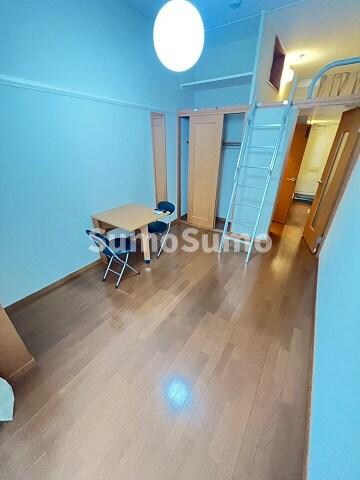 物件内観写真4　(ゆったり過ごせるリビングです)