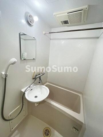 物件内観写真7　(日々の疲れを癒すお風呂付です)