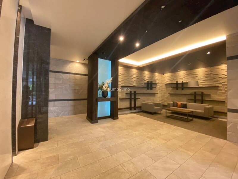 物件外観写真3　(建物の内部です)