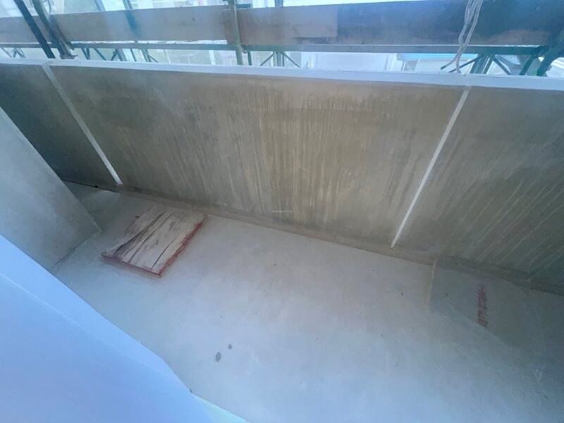 物件内観写真11　(外からの目が気にならないバルコニーで洗濯物が干せます)