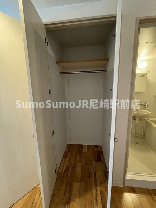 収納(小物を収納するのに便利です)