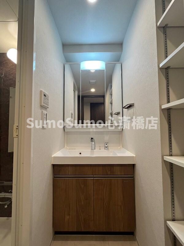 洗面・脱衣所(明るい洗面所です)