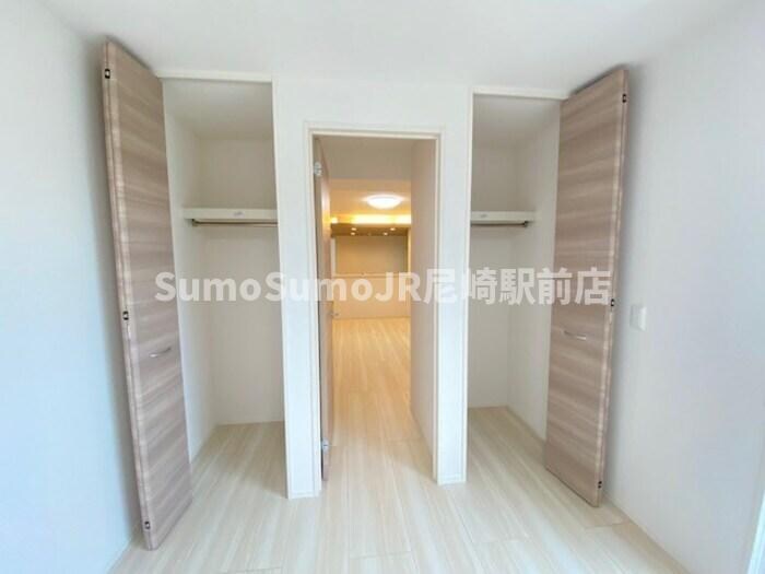 物件内観写真14　(小物を収納するのに便利です)