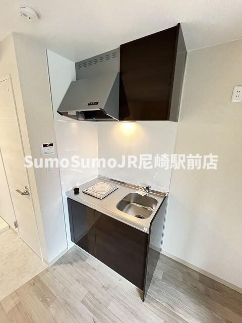 物件内観写真5　(コンパクトなキッチンで掃除もラクラク)